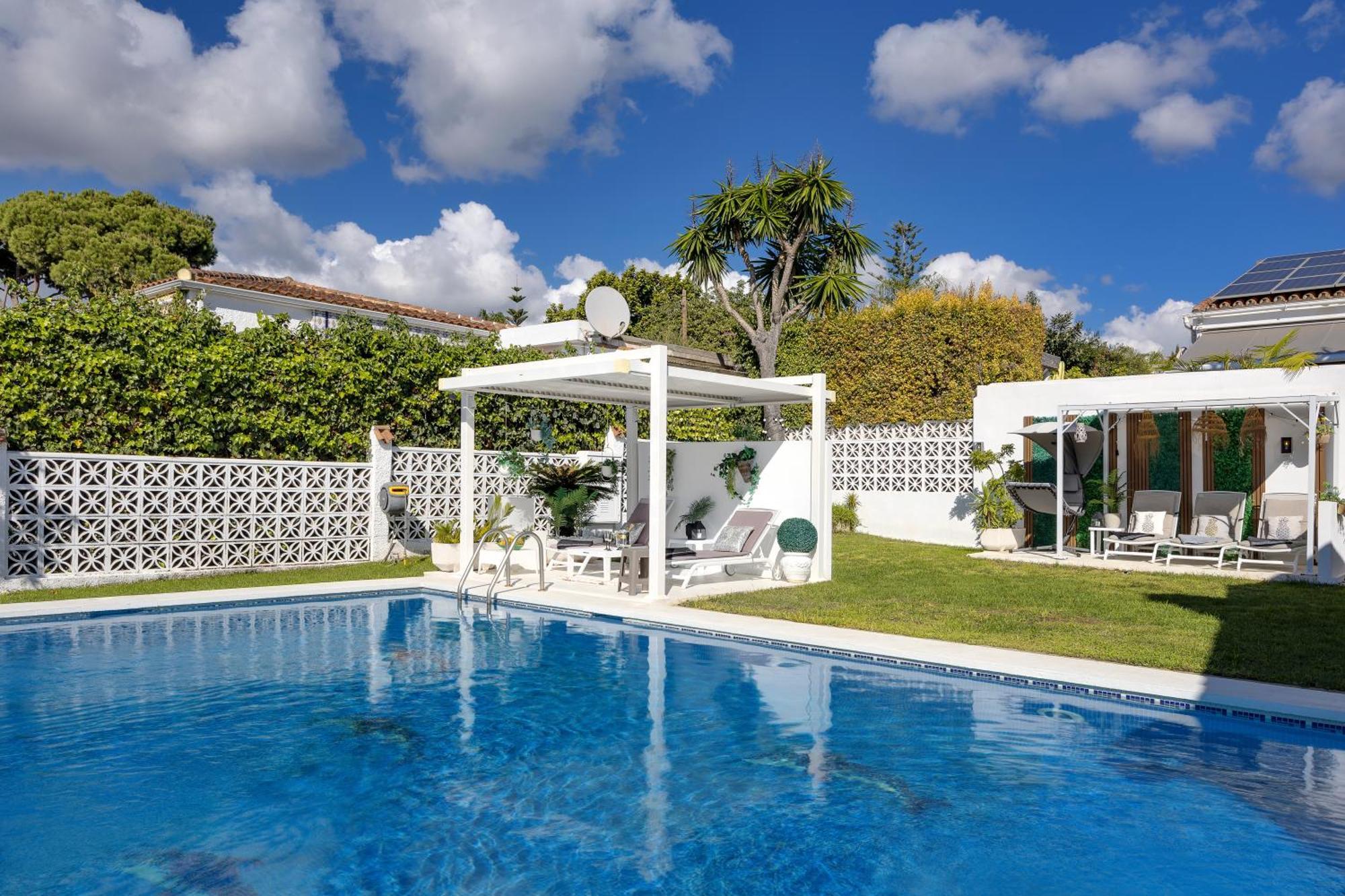 Villa Casacara Marbella Beachside Costabella -Spain Kültér fotó