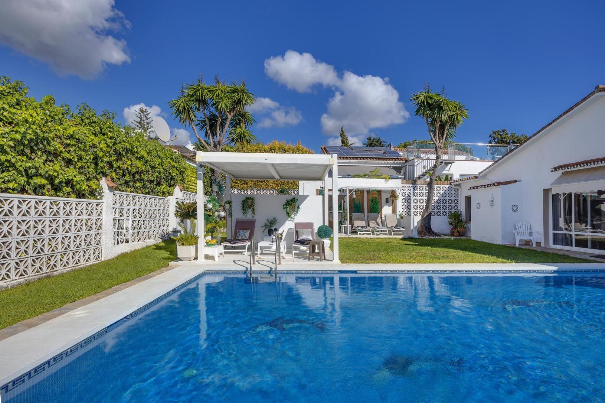 Villa Casacara Marbella Beachside Costabella -Spain Kültér fotó