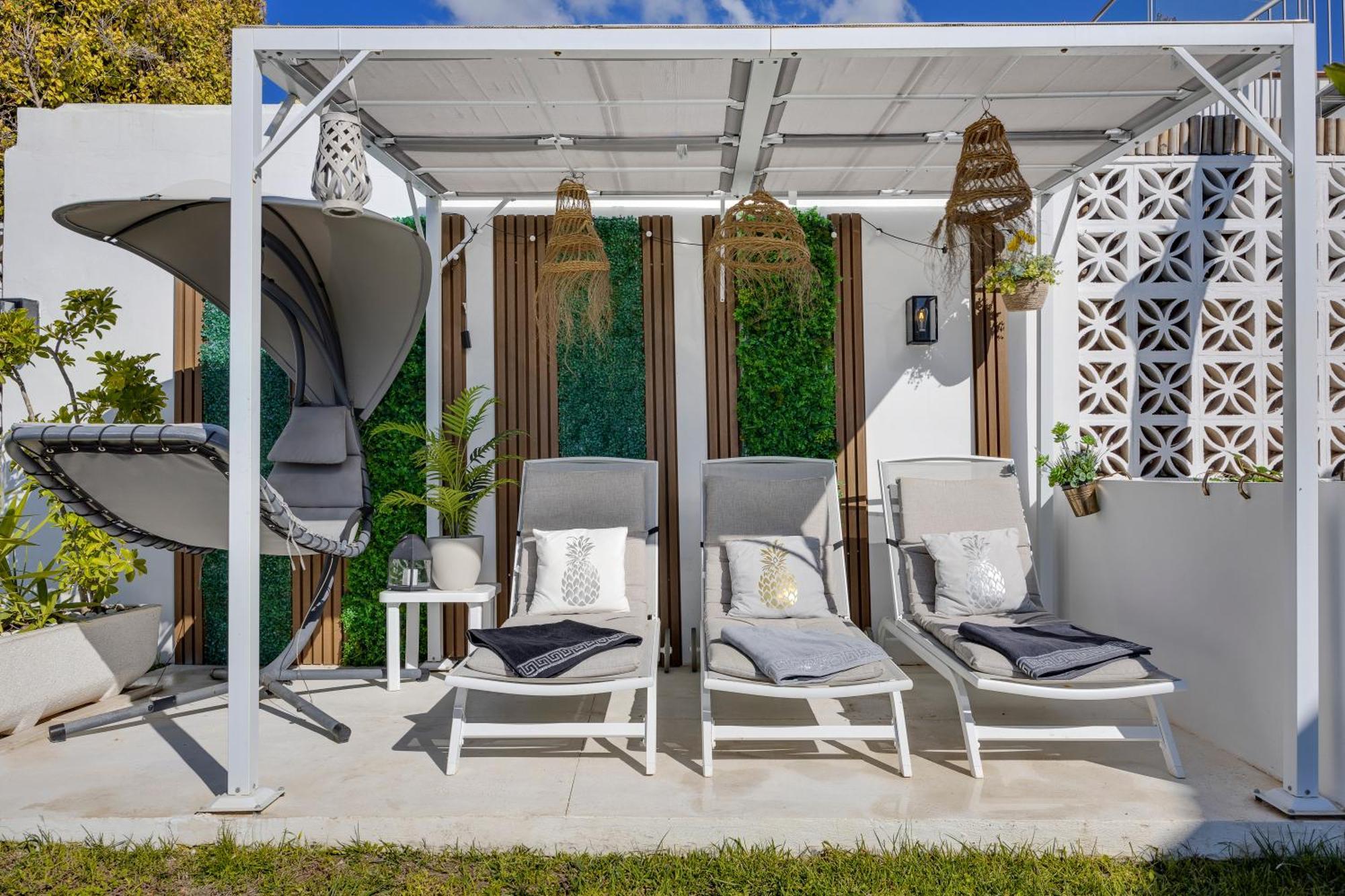 Villa Casacara Marbella Beachside Costabella -Spain Kültér fotó