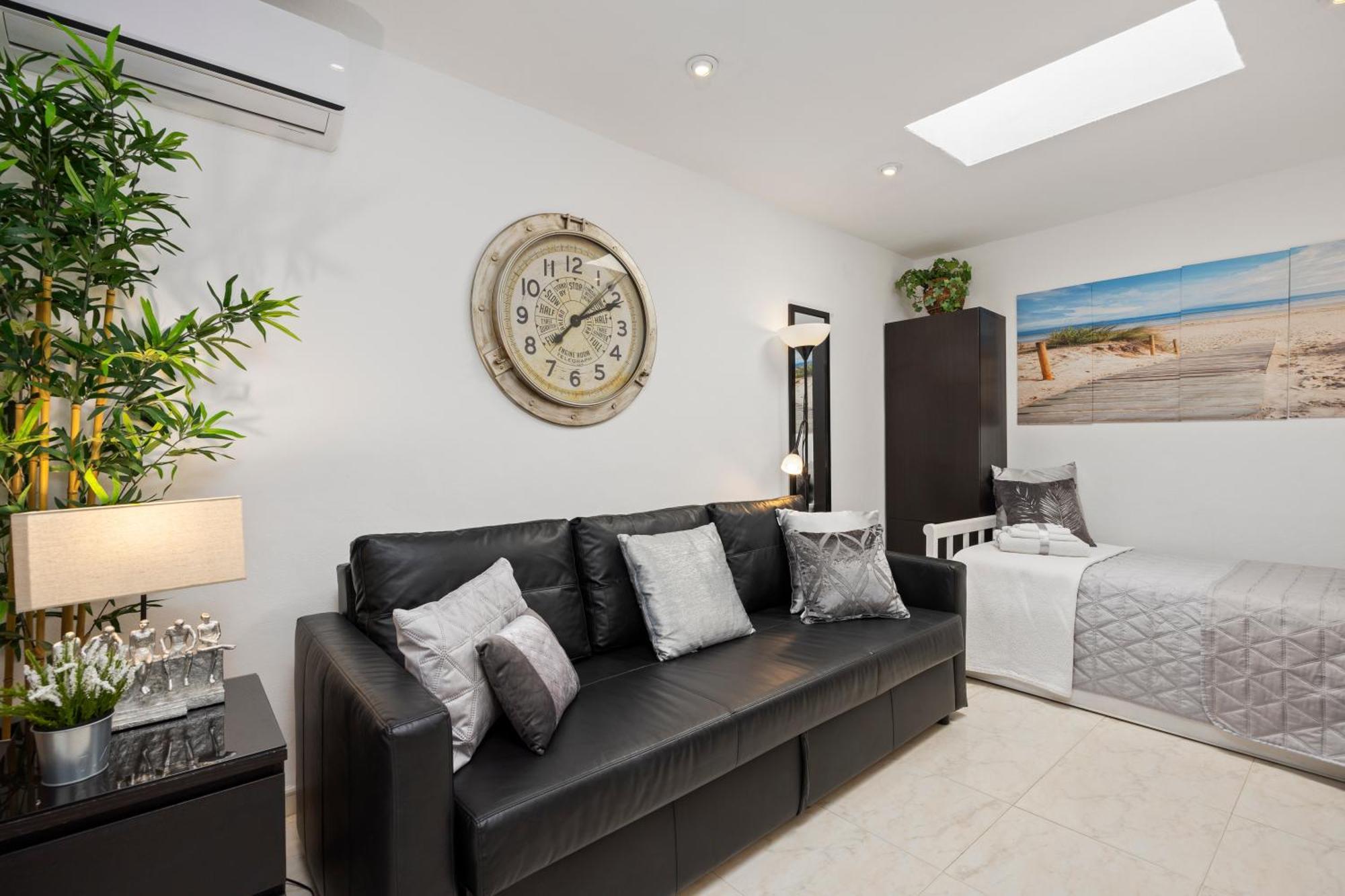 Villa Casacara Marbella Beachside Costabella -Spain Kültér fotó